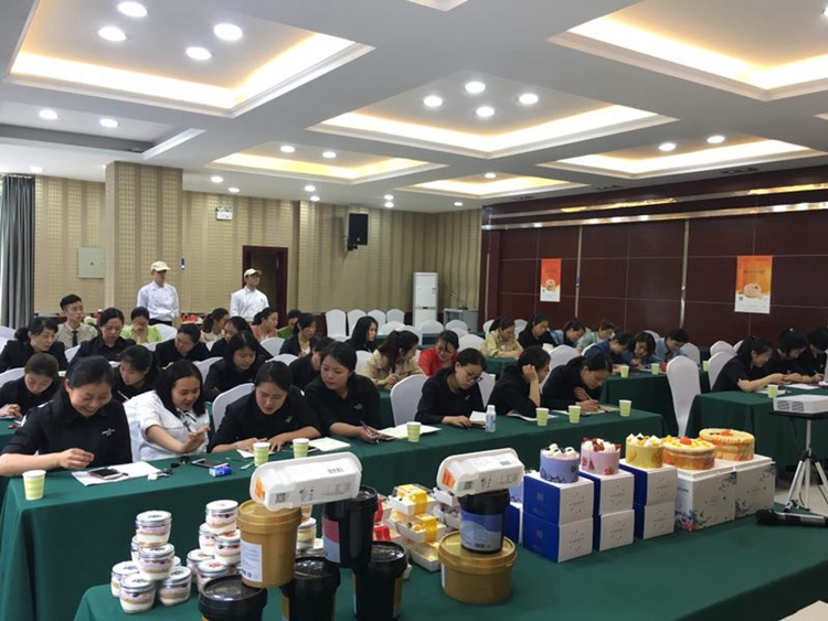 美果樹醬心裸蛋糕