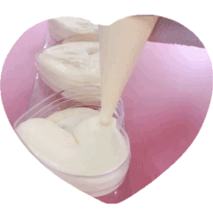 擠奶油.gif