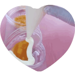 擠奶油1.gif